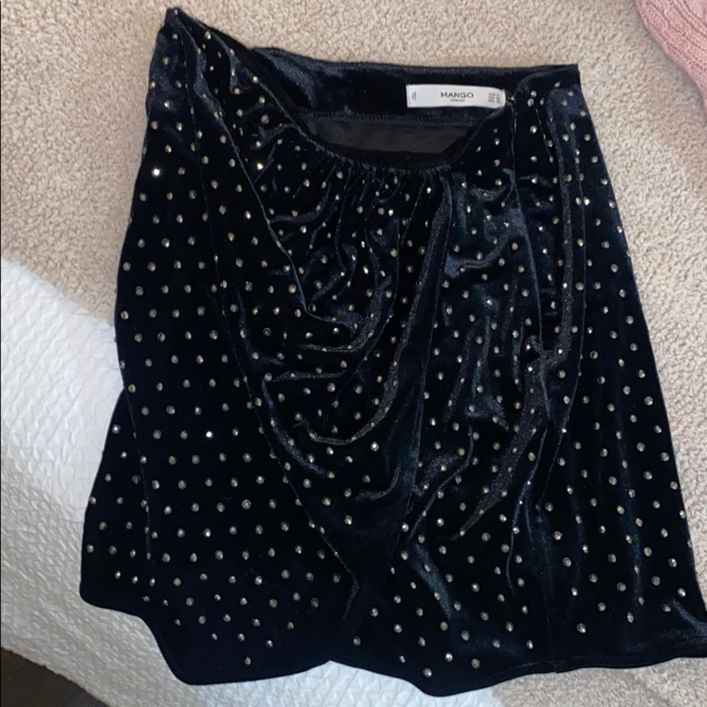 Mango cute black sequined velvet skirt